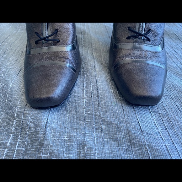 Stuart Weitzman Genuine Leather Lace Up Heels - Picture 8 of 11